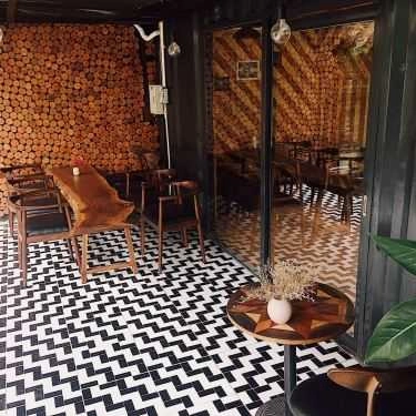 Không gian- Còng Cafe & Fastfood