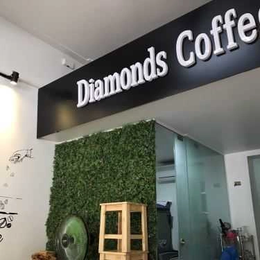 Không gian- Diamonds Coffee