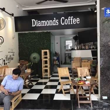 Không gian- Diamonds Coffee