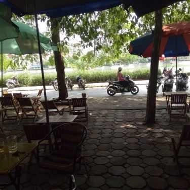 Không gian- Dũng Cafe - Bế Văn Đàn