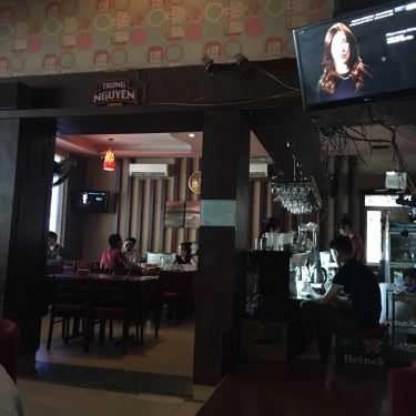Không gian- First Cafe - Live Music