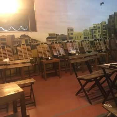 Không gian- Góc Phố Cafe - Trần Đại Nghĩa