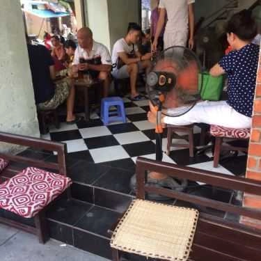 Không gian- Hạnh Cafe - Nguyễn Hữu Huân
