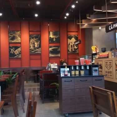 Không gian- Highlands Coffee - Green Star
