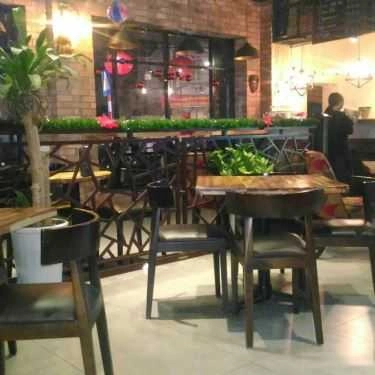 Không gian- HOLLA Cafe