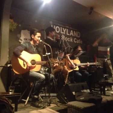 Không gian- Holyland Ballad Cafe - Nơi Rocker Tỏa Sáng