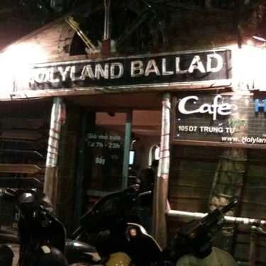Không gian- Holyland Ballad Cafe - Nơi Rocker Tỏa Sáng