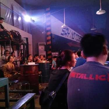 Không gian- Holyland Rock Cafe