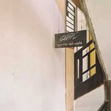 Tổng hợp- Cầm - Quán Nhạc, Sách & Cà Phê - Sixty Square