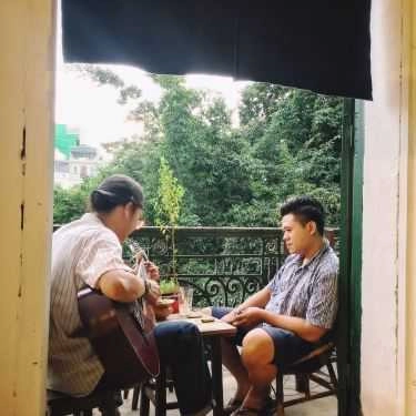 Tổng hợp- Cầm - Quán Nhạc, Sách & Cà Phê - Sixty Square