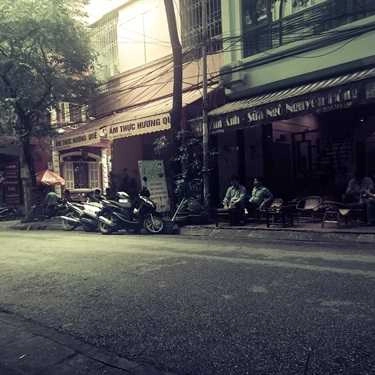 Không gian- Kim Anh Cafe - Nguyên Hồng