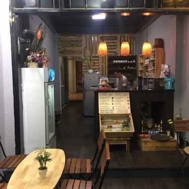 Không gian- Mè's Cafe & Kitchen