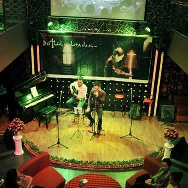 Không gian- Music Fancier Cafe