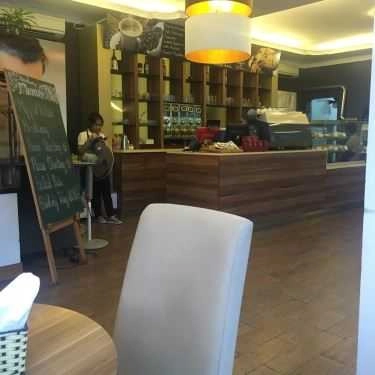 Không gian- Miriam's Cafe