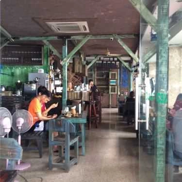 Không gian- Mo Cua Cafe