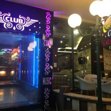 Không gian- New Moon Cafe & Karaoke