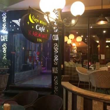 Không gian- New Moon Cafe & Karaoke