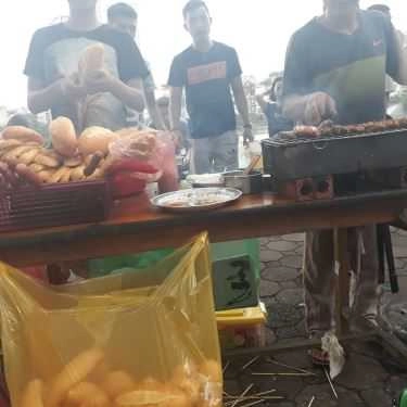 Không gian- Ăn vặt Ngất - Thịt Xiên Nướng & Bánh Mì Bơ