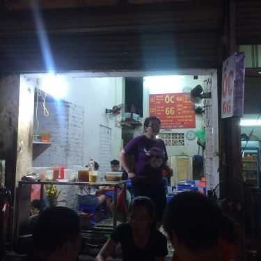 Không gian- Ăn vặt Ốc 66 - Yên Phụ
