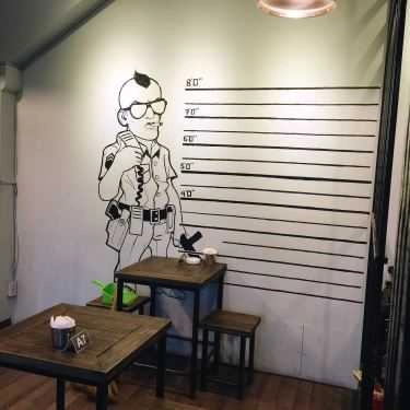Không gian- Prison Coffee