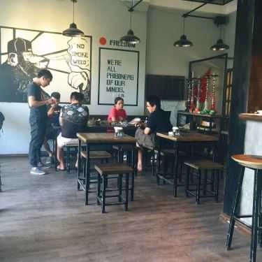 Không gian- Prison Coffee