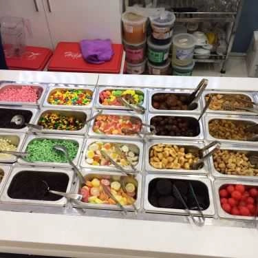 Tổng hợp- Cafe Rainbow Yogurt - Vincom Center Phạm Ngọc Thạch