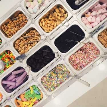 Tổng hợp- Cafe Rainbow Yogurt - Vincom Center Phạm Ngọc Thạch