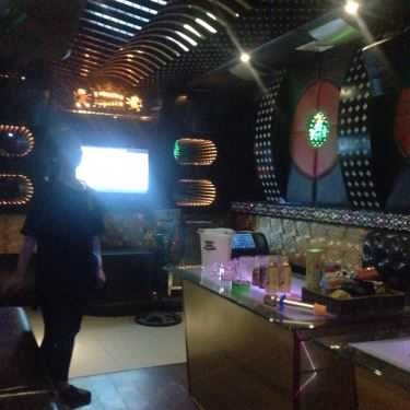 Không gian- Romantic - Cafe Vườn & Karaoke