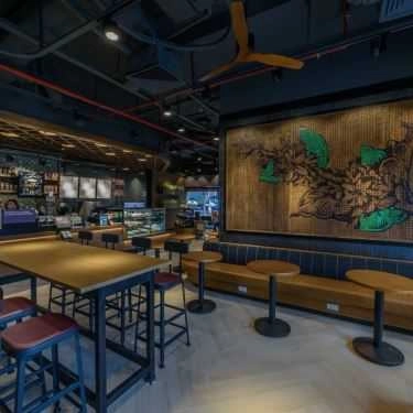Không gian- Starbucks Coffee - Mỗ Lao