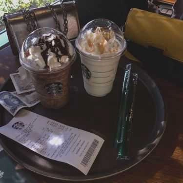 Món ăn- Starbucks Coffee - Mỗ Lao