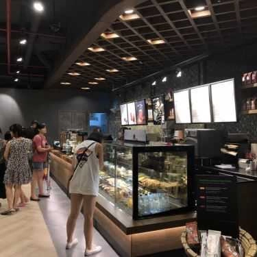 Không gian- Starbucks Coffee - Mỗ Lao