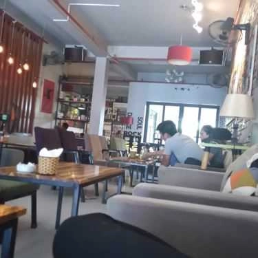 Không gian- Tắt Đèn Club - Cafe Nhạc Sống