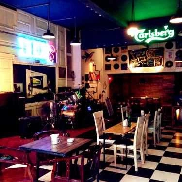 Không gian- The Doors Cafe - Hàng Chĩnh