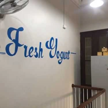 Không gian- Cafe Tiệm Sữa Chua Ngon