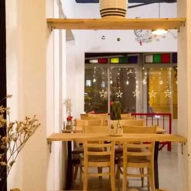 Không gian- Tik Tok Cafe