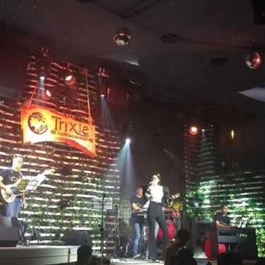 Tổng hợp- Trixie Cafe & Lounge