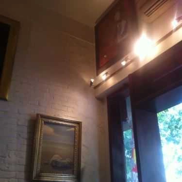Không gian- Van Yen Art Cafe - Quang Trung