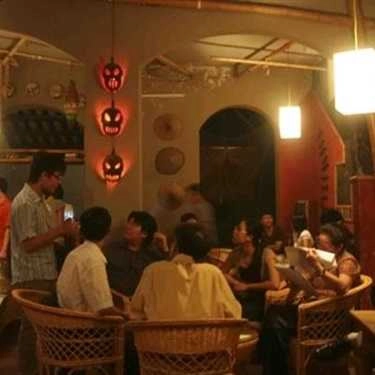 Không gian- Về Cafe - Nguyễn Khuyến