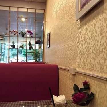 Không gian- Violet Cafe