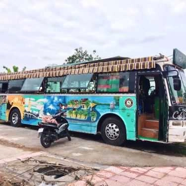 Không gian- Vô Thường Cafe - Cafe Bus