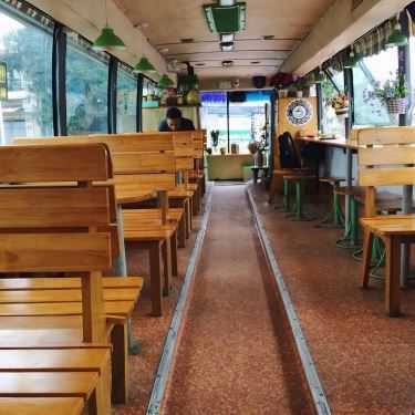 Không gian- Vô Thường Cafe - Cafe Bus