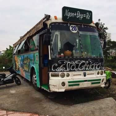 Không gian- Vô Thường Cafe - Cafe Bus