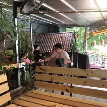 Không gian- Windmill Cafe & Bakery