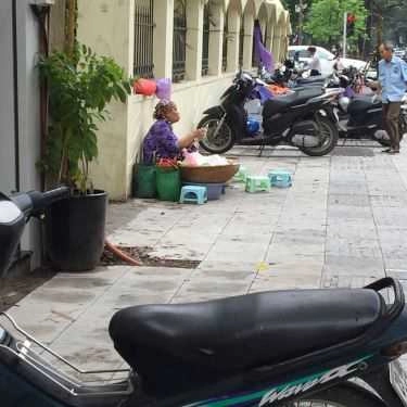 Không gian- Ăn vặt Xôi Vỉa Hè - Nguyễn Du