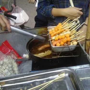 Món ăn- Ăn vặt Xúc Xích & Nem Chua Rán - ĐH Tự Nhiên