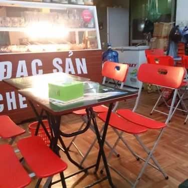 Không gian- Ăn vặt Yến Nhi - Chè Sài Gòn