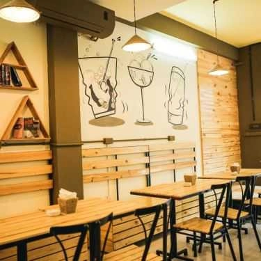 Không gian- Your Coffee
