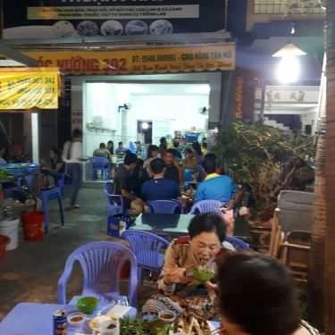 Không gian- Quán Ăn Cá Lóc Nướng 302