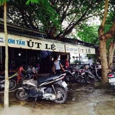 Không gian- Quán Ăn Út Lệ