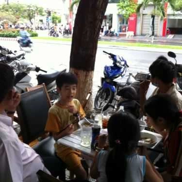 Không gian- Quán Ăn Tô Mẽ - Mì Bò Tiềm